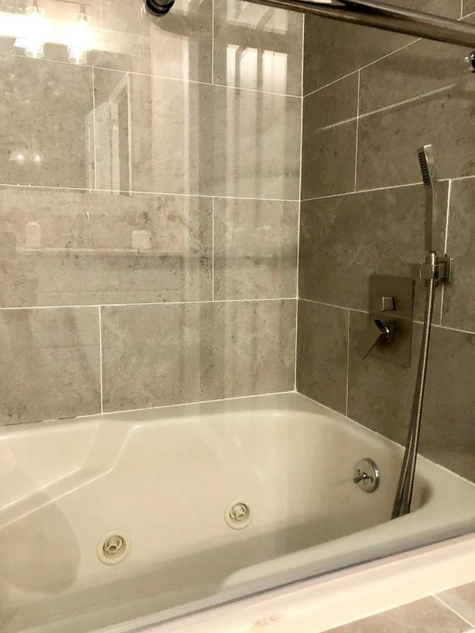 Amazing Poconos House . Sauna/Hot Tub/Private Pool East Stroudsburg Extérieur photo
